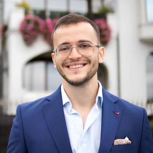 66895ced28b96d8cf6b0d373_Berkay Profile Photo - JPEG-p-500.jpg